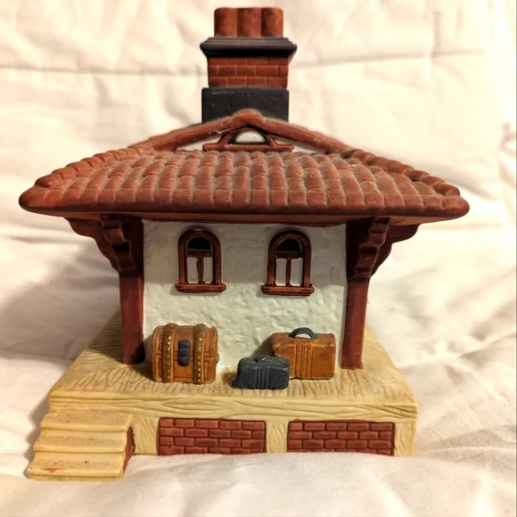 Train Station Tealight Holder By PartyLite - Picture 4 of 10